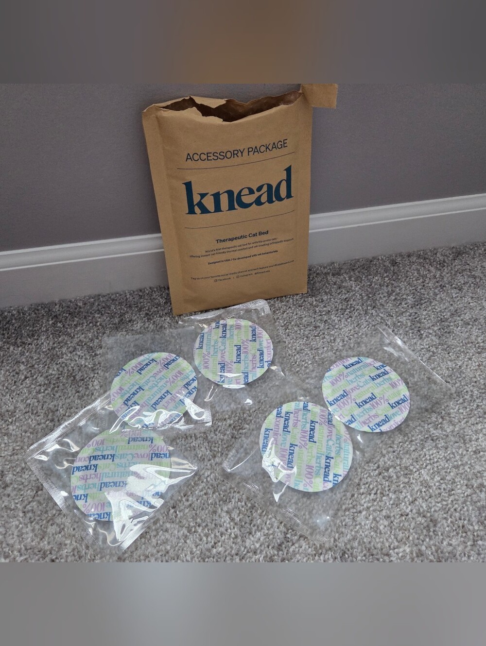 Knead Therapeutic Cat Bed Aromatherapy Patches